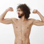 Homem magro treinando sem progresso devido à falta de estratégia adequada